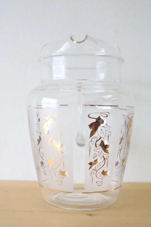 Anchor Hocking Gold Ivy Frosted Paneled Clear Glass Pitcher Anchor Hocking PreStyled Sets