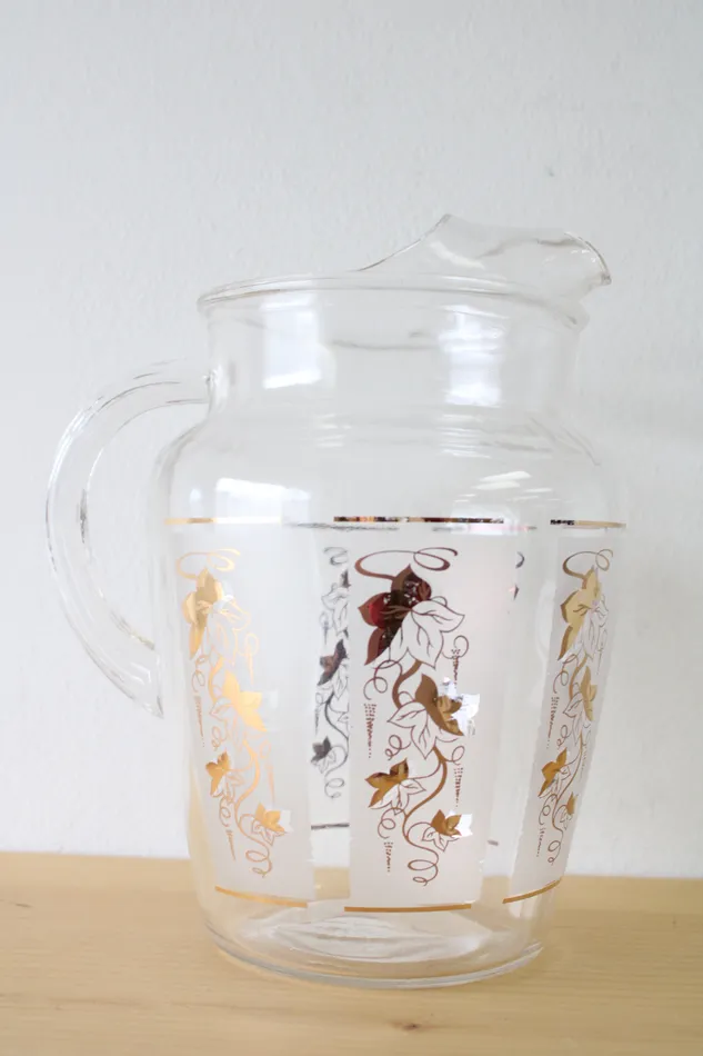 Anchor Hocking Gold Ivy Frosted Paneled Clear Glass Pitcher Anchor Hocking PreStyled Sets