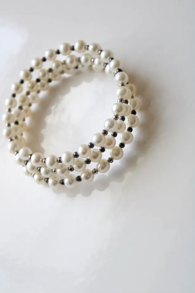 Bracelets Ivory Genuine Pearl Memory Wire Bracelet Jubilee Thrift