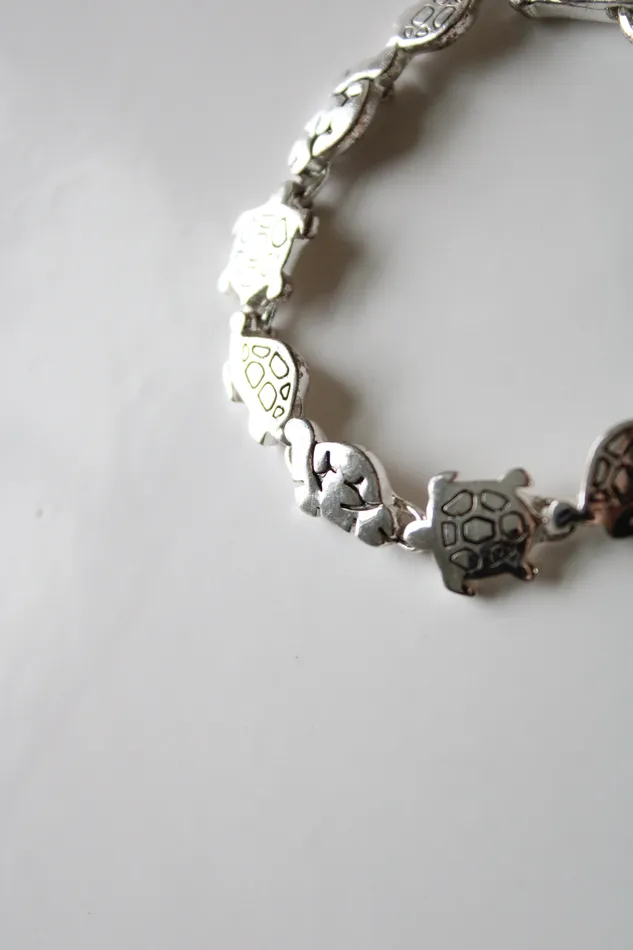 Bracelets Jubilee Thrift Turtle Silver Magnetic Clasp Bracelet