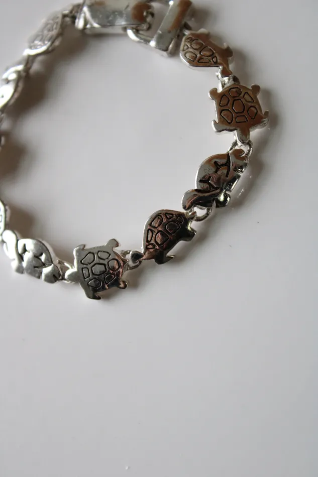 Bracelets Jubilee Thrift Turtle Silver Magnetic Clasp Bracelet