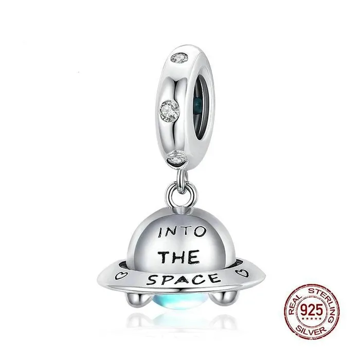 Charm de nave espacial Gold Shield Charm Necklaces