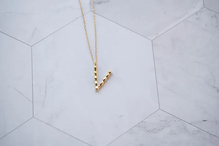 Dreamlandgt Earrings Collar Letra bao de oro Dreamlandgt Earrings Collar Letra bao de oro
