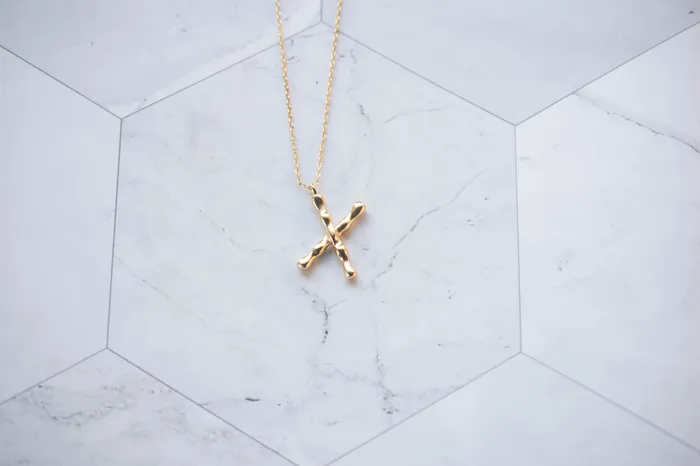 Dreamlandgt Earrings Collar Letra bao de oro Dreamlandgt Earrings Collar Letra bao de oro