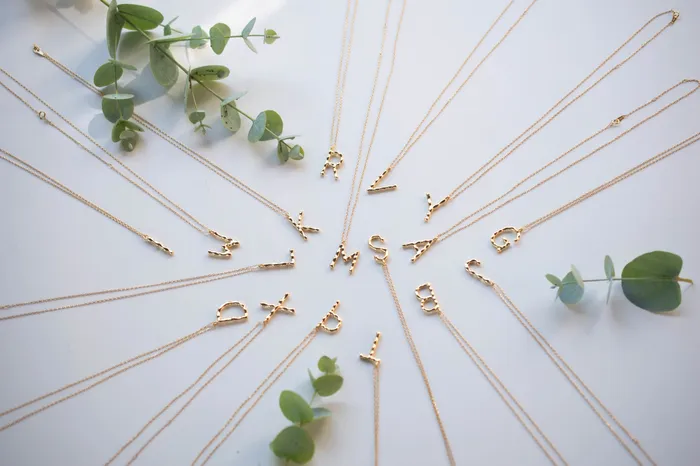 Dreamlandgt Earrings Collar Letra bao de oro Dreamlandgt Earrings Collar Letra bao de oro