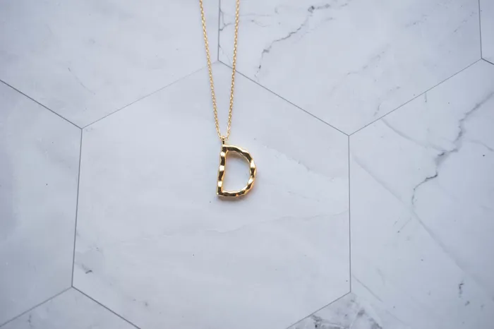 Dreamlandgt Earrings Collar Letra bao de oro Dreamlandgt Earrings Collar Letra bao de oro