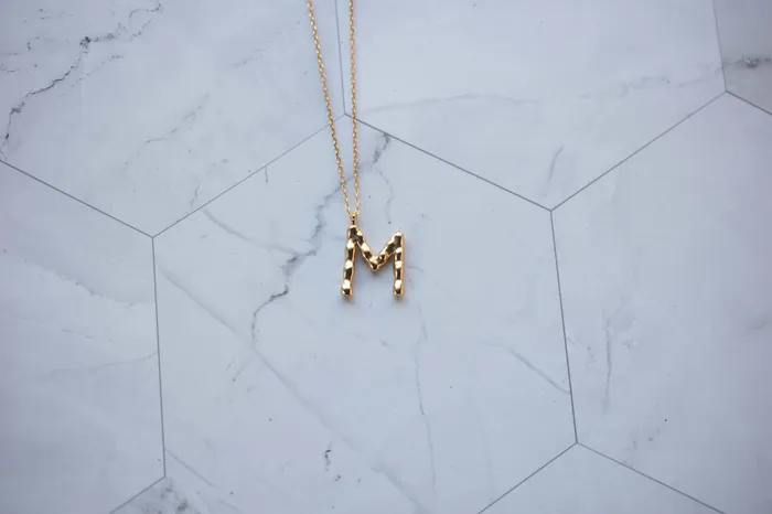 Dreamlandgt Earrings Collar Letra bao de oro Dreamlandgt Earrings Collar Letra bao de oro