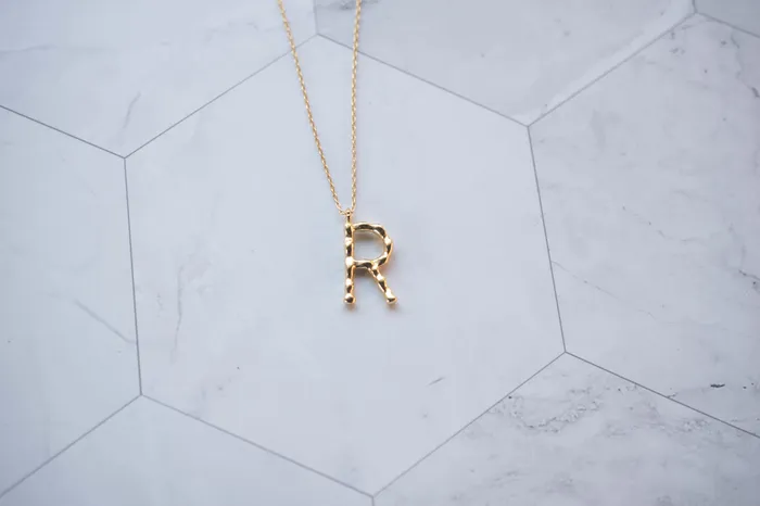 Dreamlandgt Earrings Collar Letra bao de oro Dreamlandgt Earrings Collar Letra bao de oro