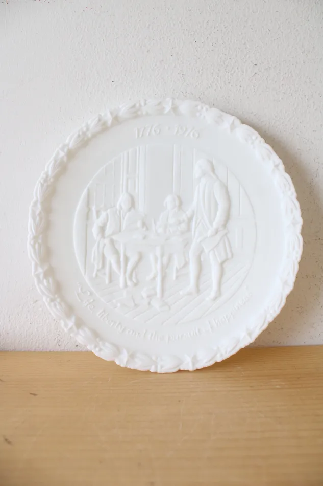 Fenton Necklaces Fenton USA Bicentennial Project Of The General Federation Of Womens Clubs Colonial Milk Glass White In God We Trust Decorative Plate Fenton Necklaces Fenton USA Bicentennial Project Of The General Federation Of Womens Clubs Colonial Milk Glass White In God We Trust Decorative Plate