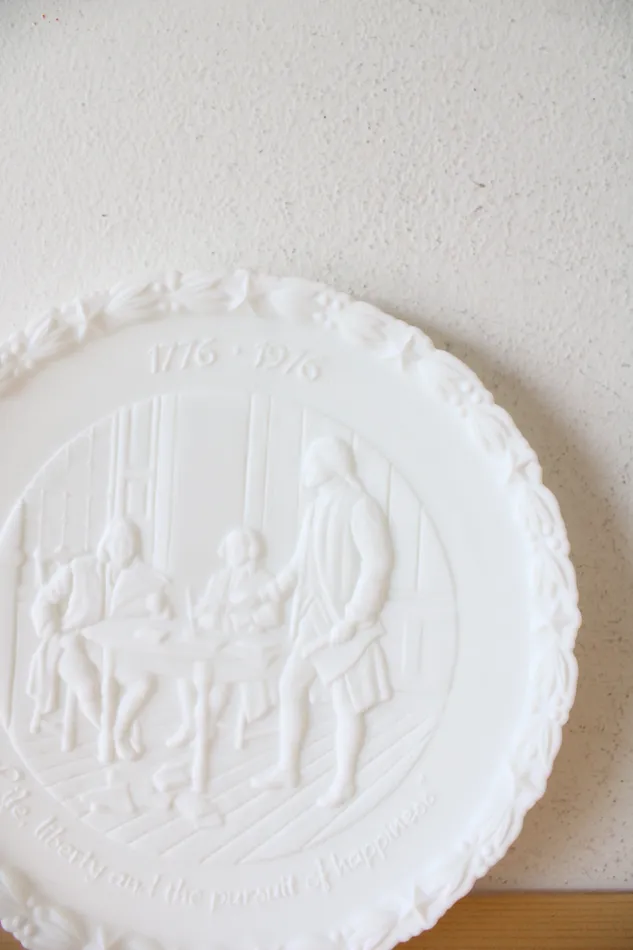 Fenton Necklaces Fenton USA Bicentennial Project Of The General Federation Of Womens Clubs Colonial Milk Glass White In God We Trust Decorative Plate