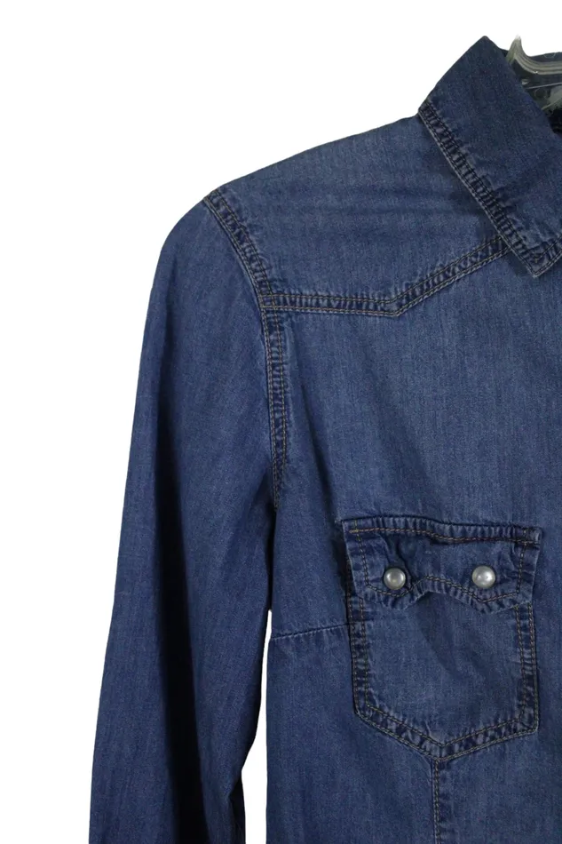 Forever 21 Necklaces Forever 21 Chambray Button Down Shirt S