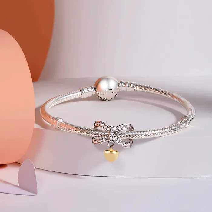 Gold Shield Charm Necklaces Charm de infinito y corazn bao en oro 18k