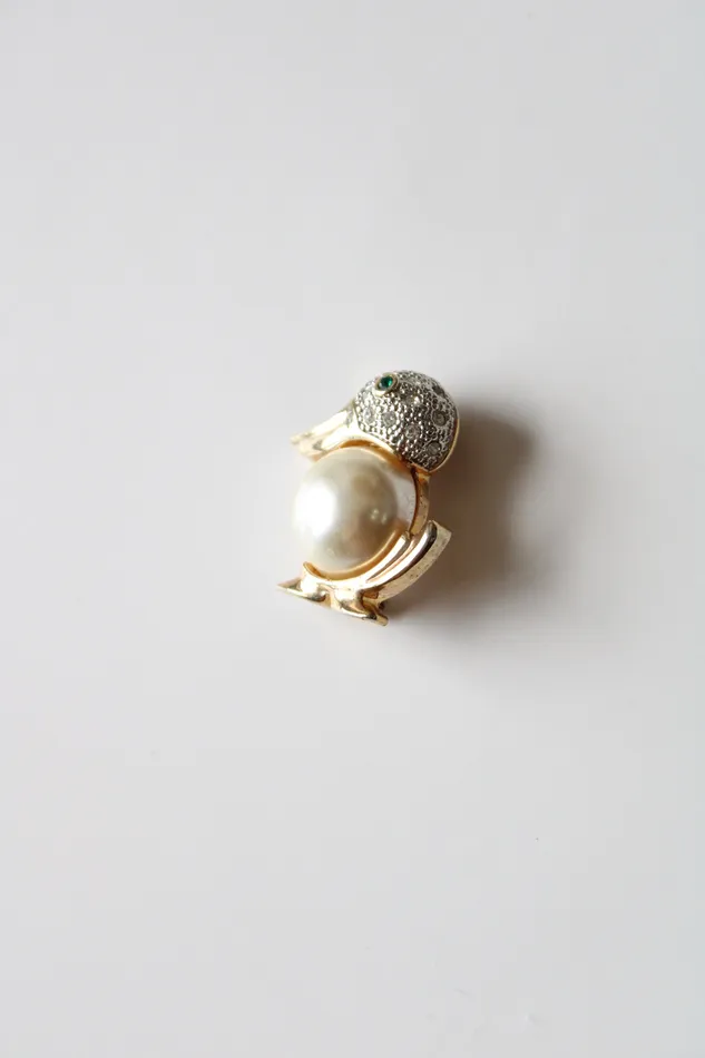 Jubilee Thrift Earrings Vintage Gold Green Eyed Faux Pearl Duck Pin