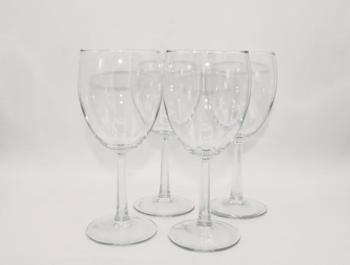 Jubilee Thrift Necklaces Four Wine Glasses