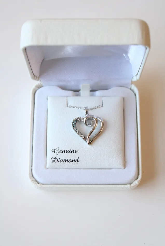 Jubilee Thrift Necklaces NEW SS Swirl Genuine Diamond Heart Pendant Necklace