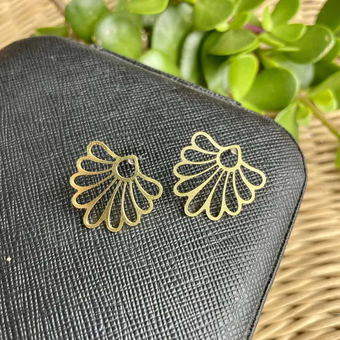 KIKI Earrings Large Flower Metal Stud