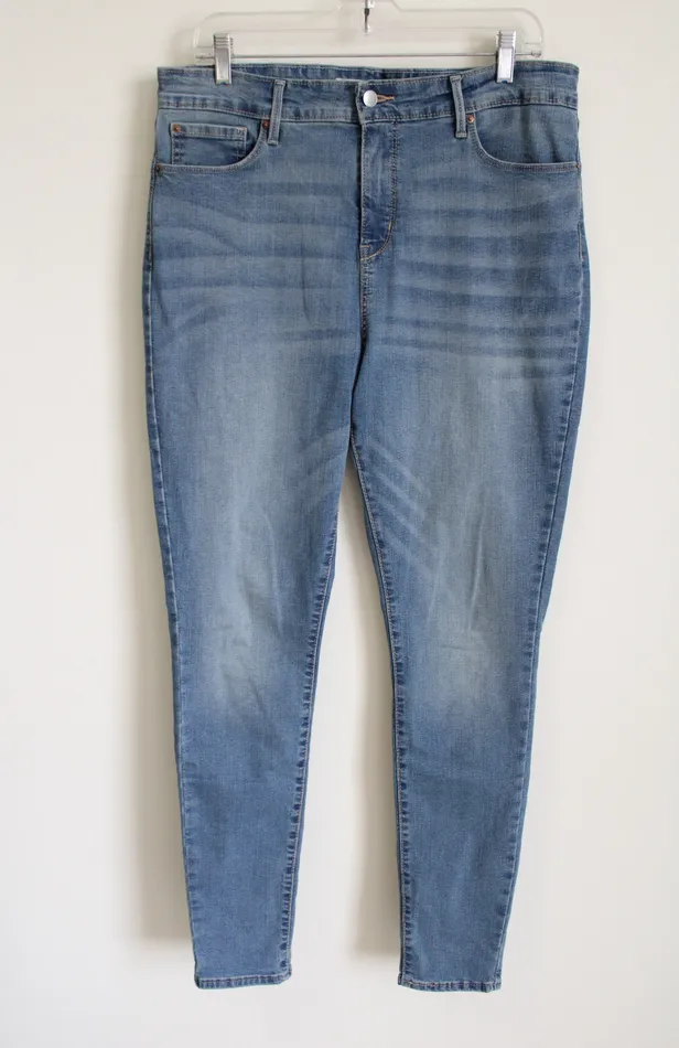 Levis PreStyled Sets Signature Gold Levi Strauss Totally Shaping HighRise Skinny Jeans 14 Long