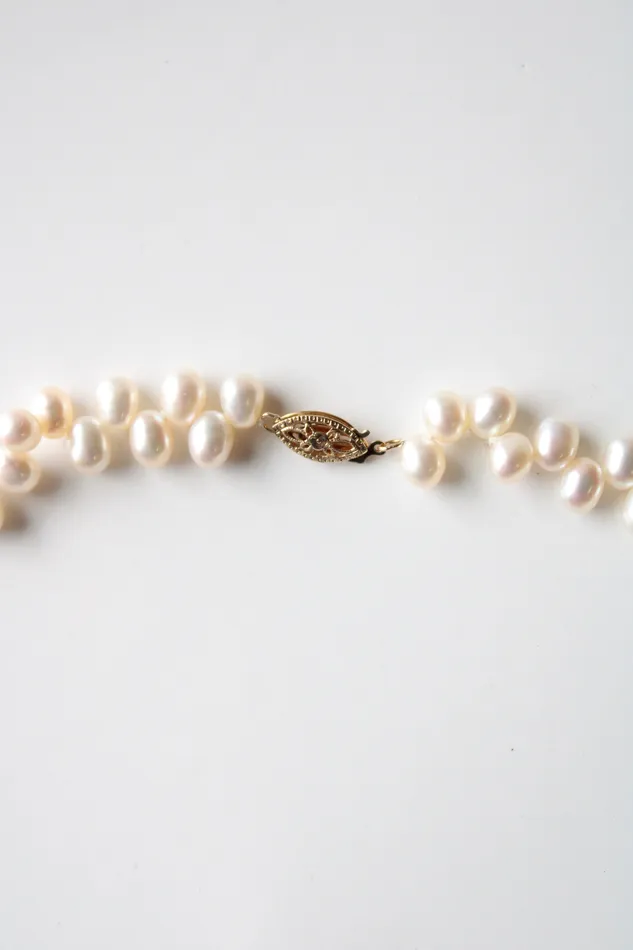 Necklaces Jubilee Thrift Genuine Ivory Oval Pearl 14K Clasp Necklace
