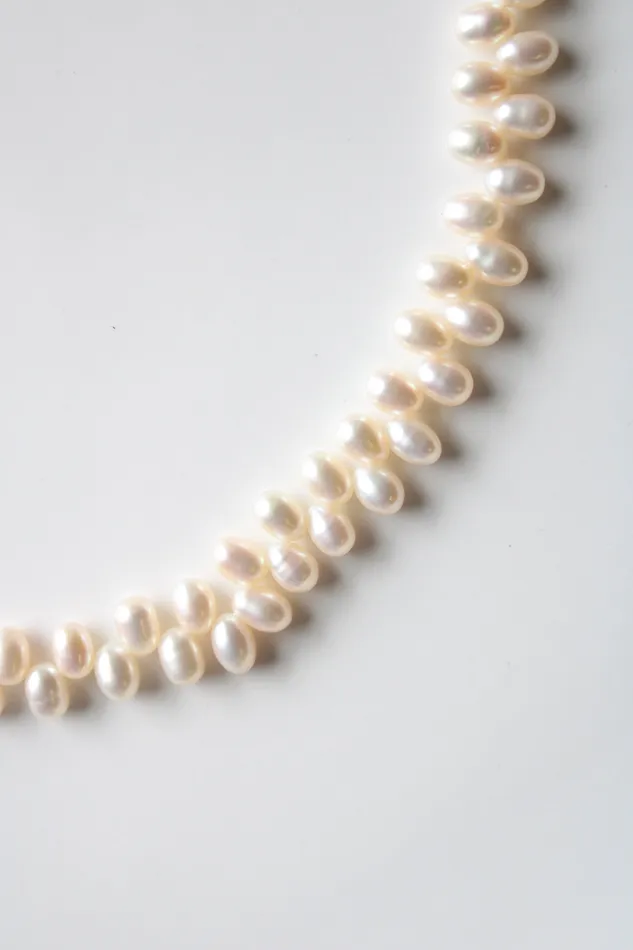 Necklaces Jubilee Thrift Genuine Ivory Oval Pearl 14K Clasp Necklace