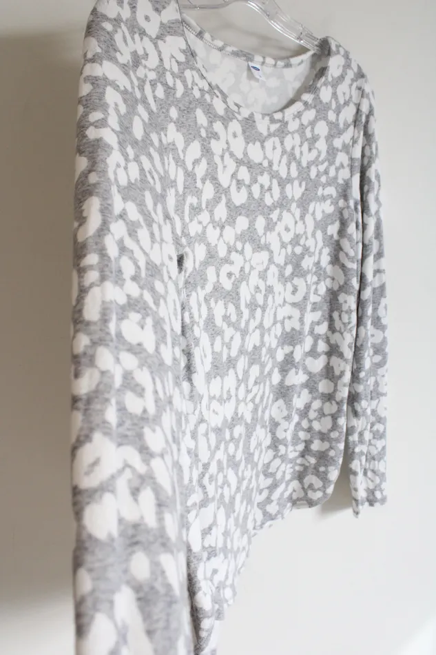 Old Navy Gray White Leopard Print Knit Long Sleeved Shirt L Old Navy Rings