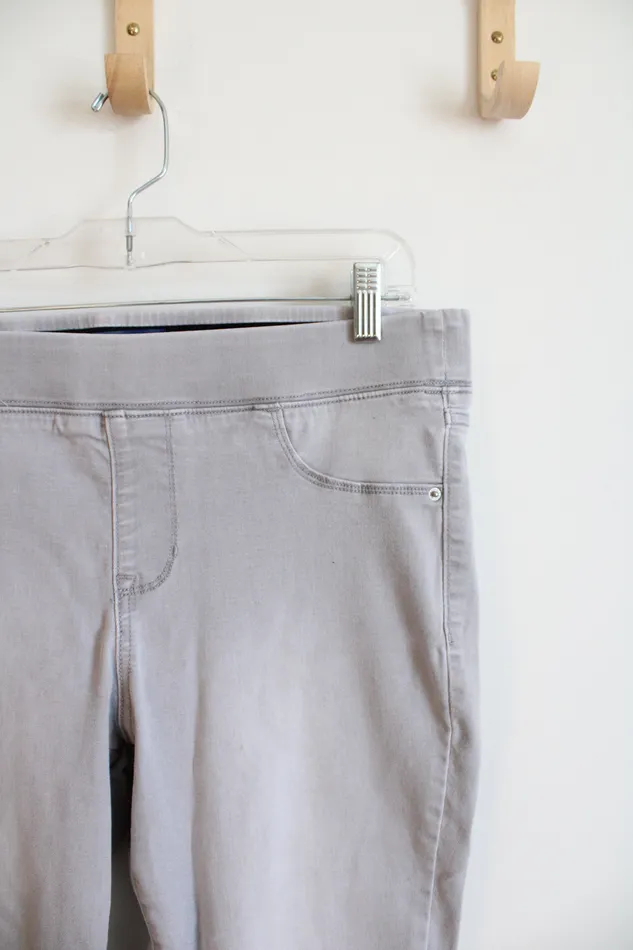 Old Navy Old Navy Rockstar MidRise Elastic Waist Jeans 12 Earrings