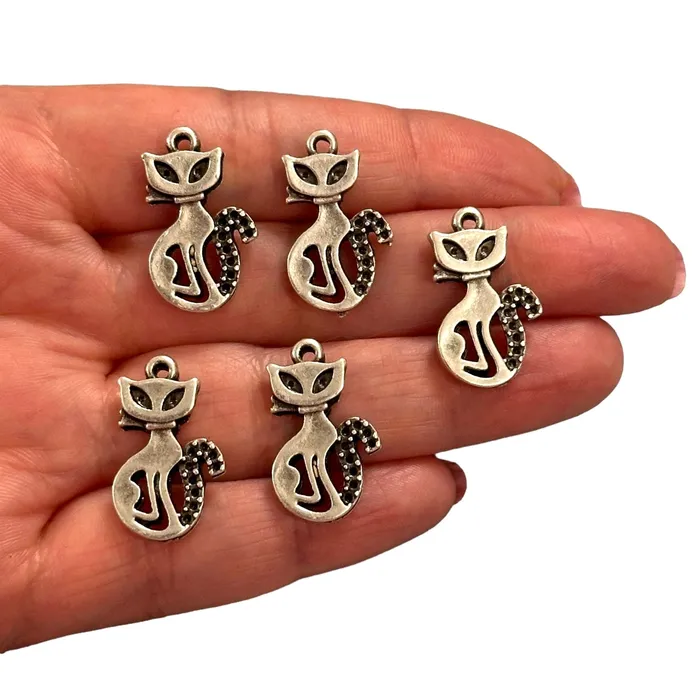 Peppy Beads Necklaces Antique Silver Plated Cat Charms Silver Cat Collection Charms 5 pcs in a pack Peppy Beads Necklaces Antique Silver Plated Cat Charms Silver Cat Collection Charms 5 pcs in a pack