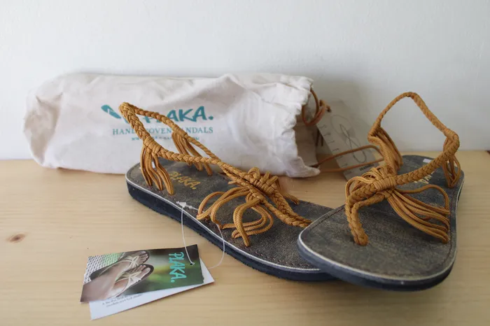 Plaka Earrings NEW Plaka HandWoven OrangeBrown Sandals Size 9