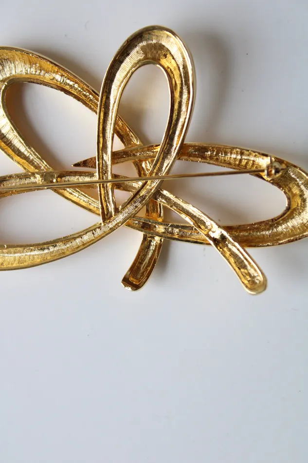 PreStyled Sets Abstract Gold Ribbon Brooch Pin Jubilee Thrift