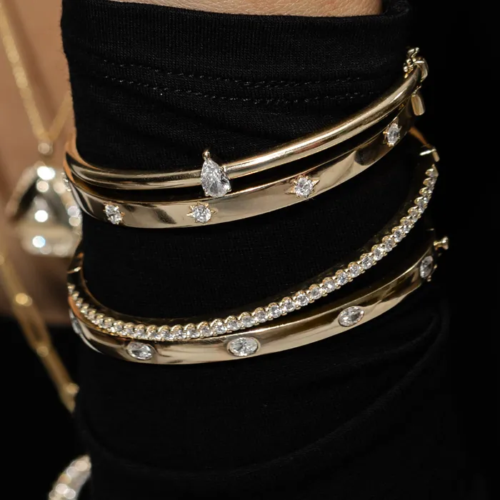 RACHEL LYNN CHICAGO Bracelets 14 Karat Yellow Gold and Diamond Burst Hinge Bracelet