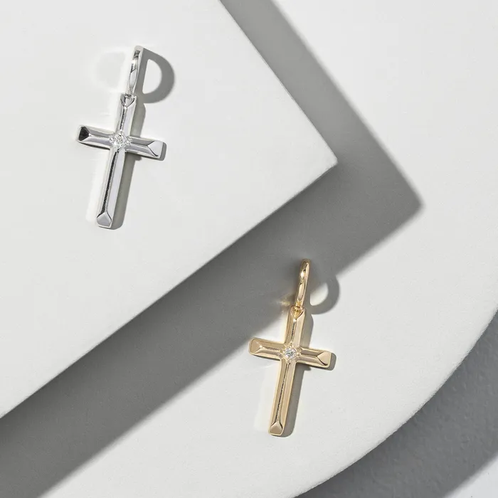 RACHEL LYNN CHICAGO Charm Necklaces Yellow Gold Diamond Cross Charm