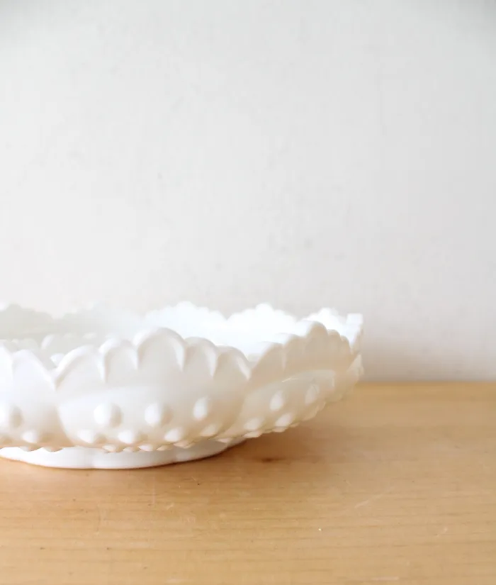 Rings Anchor Hocking Anchor Hocking FireKing Grape Milk White Glass Fruit Bowl