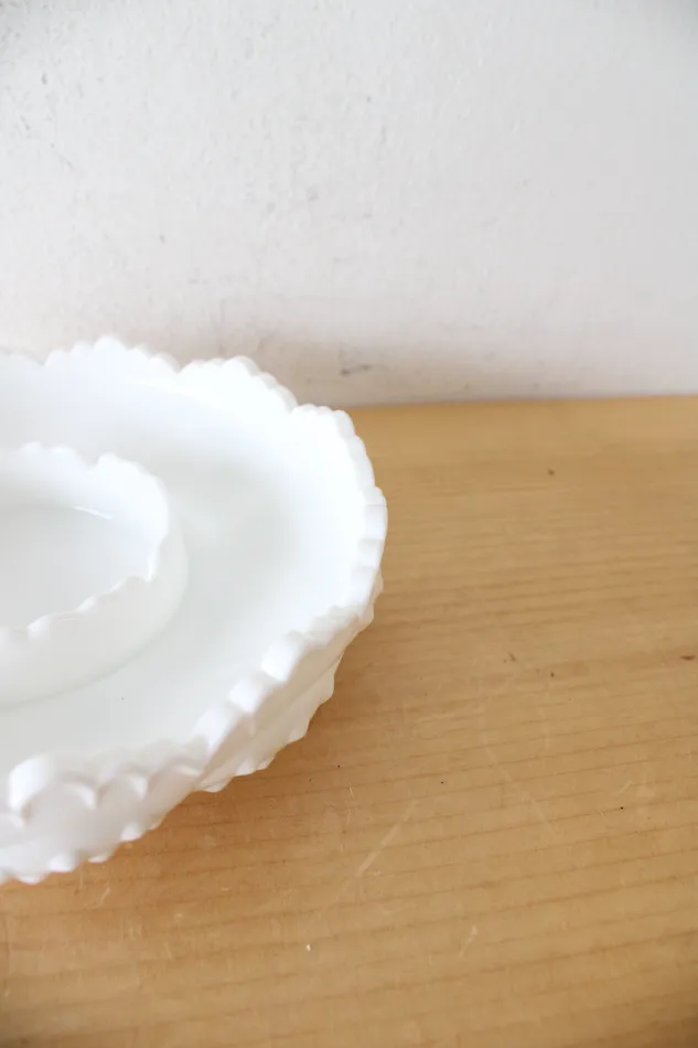 Rings Anchor Hocking Anchor Hocking FireKing Grape Milk White Glass Fruit Bowl