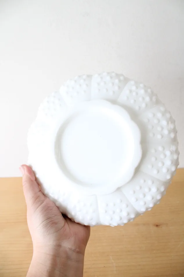 Rings Anchor Hocking Anchor Hocking FireKing Grape Milk White Glass Fruit Bowl