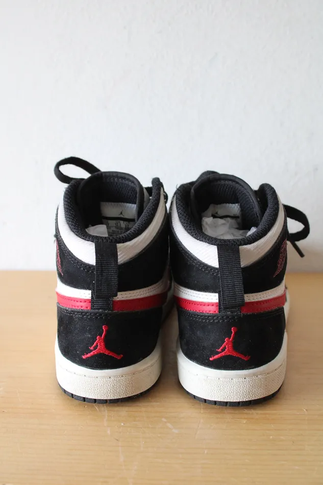 Rings Nike Nike Air Jordan 1 Retro Red Black White HighTop Sneakers Youth Size 1
