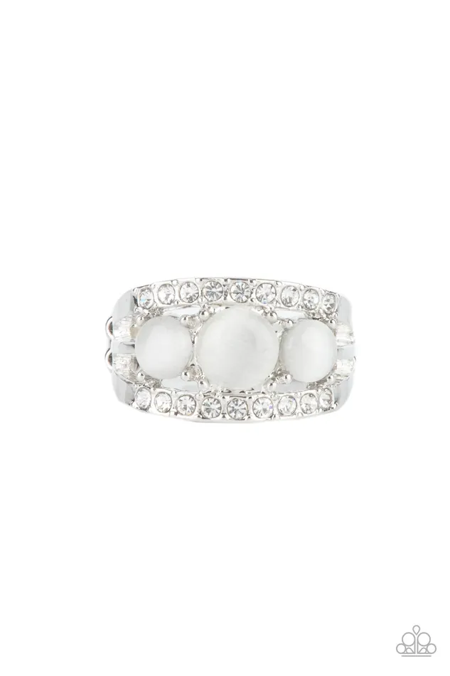 Rings Paparazzi Accessories Majestically Mythic White