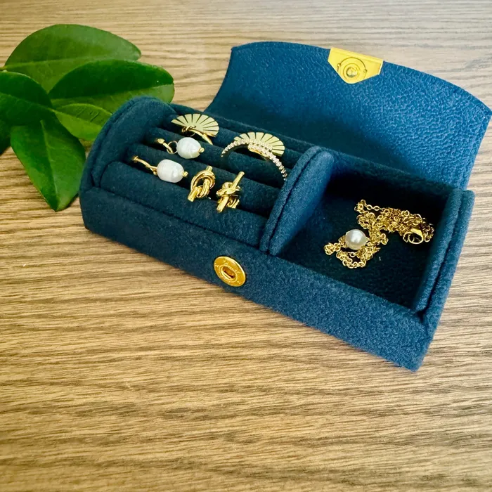 Small Velvet Jewellery Boxes iszi ONLINE Earrings